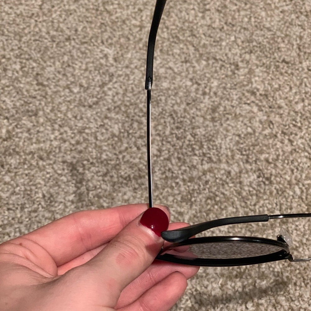 Quay women’s sunglasses with blue tinted frames - Picture 4 of 4